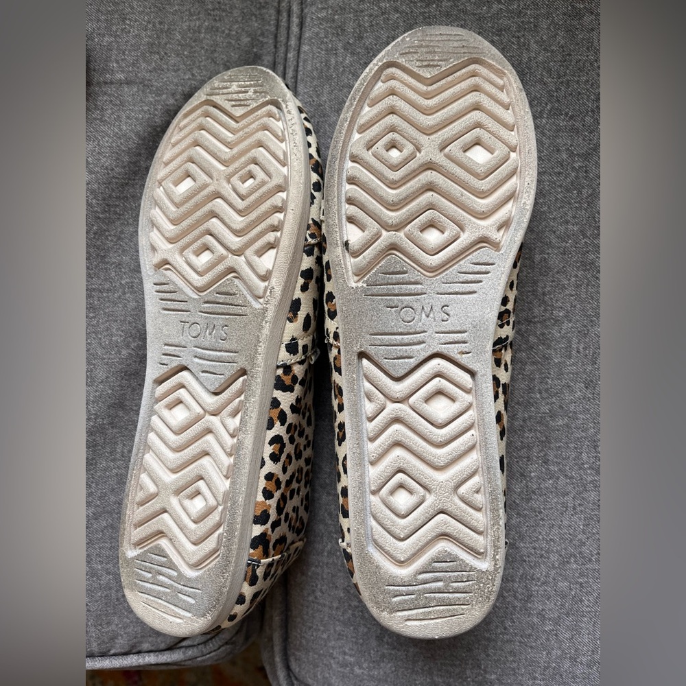 Toms Brown and Black Flats with Leopard Print - Picture 3 of 3